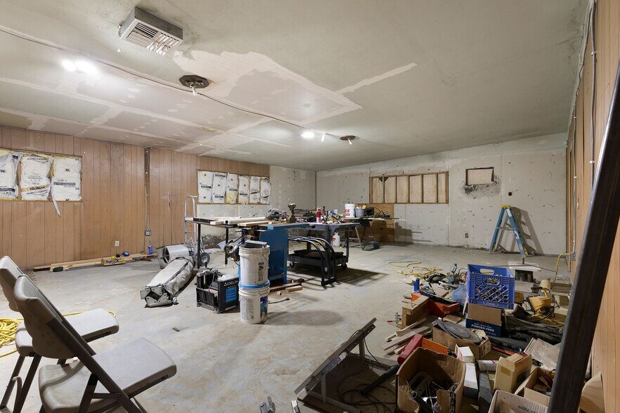 More Photos Of 128 S Colusa St, Willows Specialty For Lease