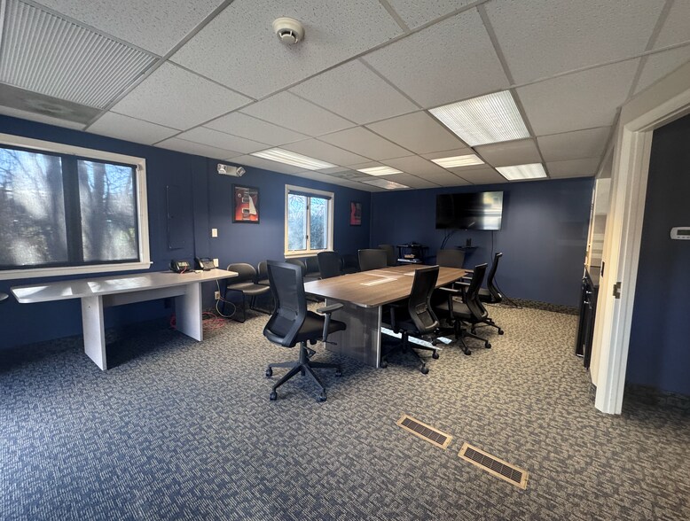 More Photos Of 45 Fisher Ave, East Longmeadow Office For Sale
