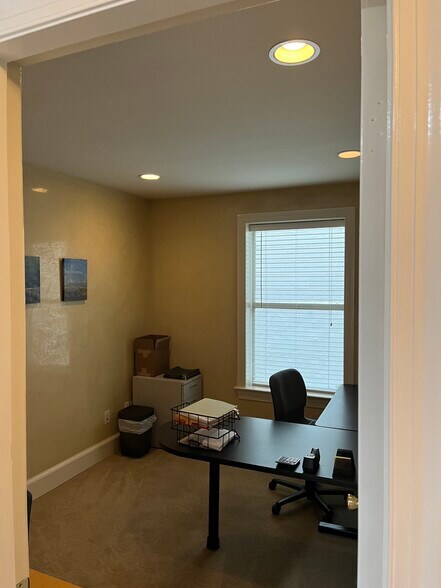 More Photos Of 10555 Metropolitan Ave, Kensington Medical For Sale