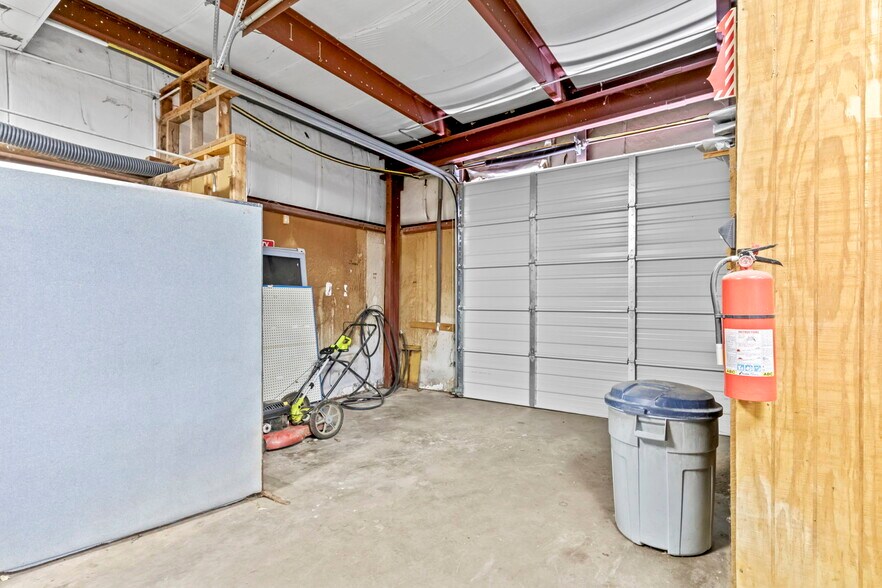 More Photos Of 2929 Clifty Dr, Madison Flex For Sale