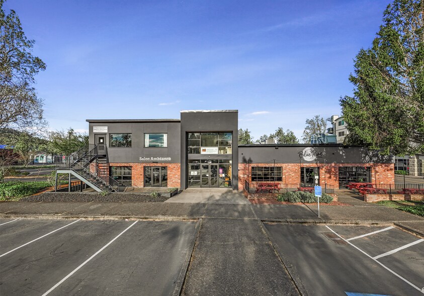More Photos Of 124-138 NE 3rd St, Gresham Storefront Retail Office For Sale