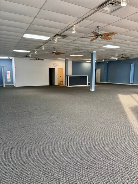 More Photos Of 3712 MacCorkle Ave SE, Charleston Storefront For Sale