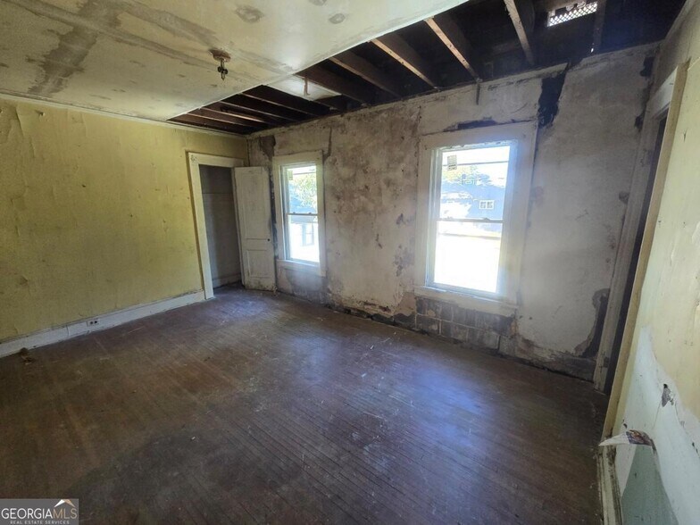 More Photos Of 1478 Beecher St, Atlanta Apartments For Sale