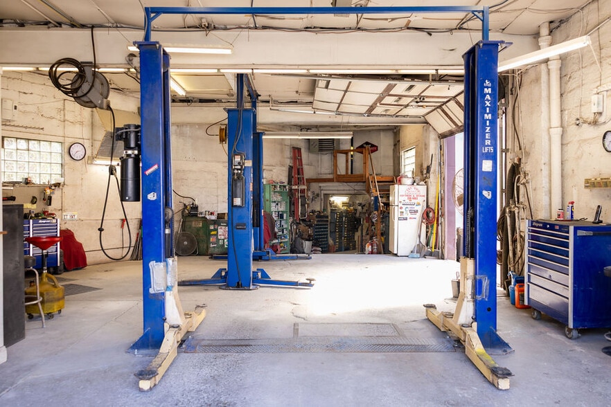 More Photos Of 8257 Frankford Ave, Philadelphia Auto Repair For Sale