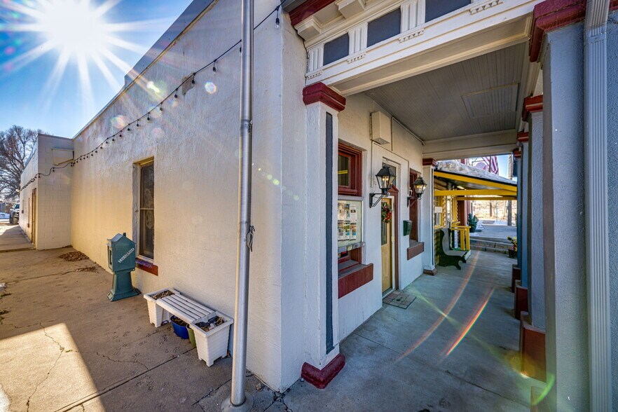 More Photos Of 228 Comanche St, Kiowa Office For Sale