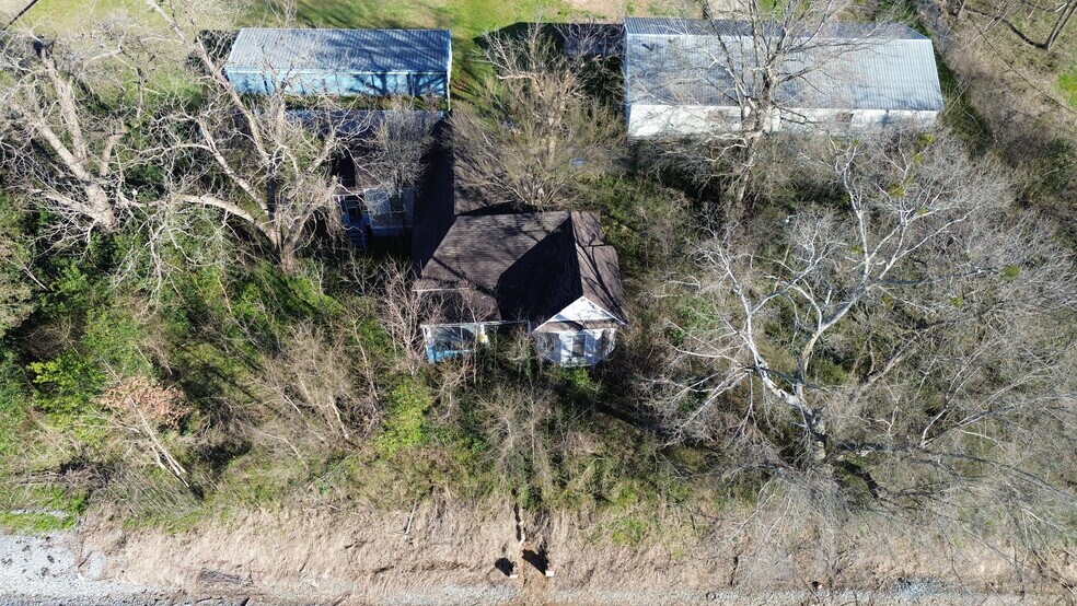 More Photos Of 203 Vicksburg St, Edwards Flex For Sale