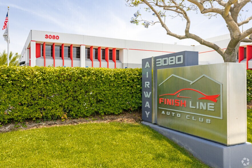 More Photos Of 3080 Airway Ave, Costa Mesa Showroom For Sale