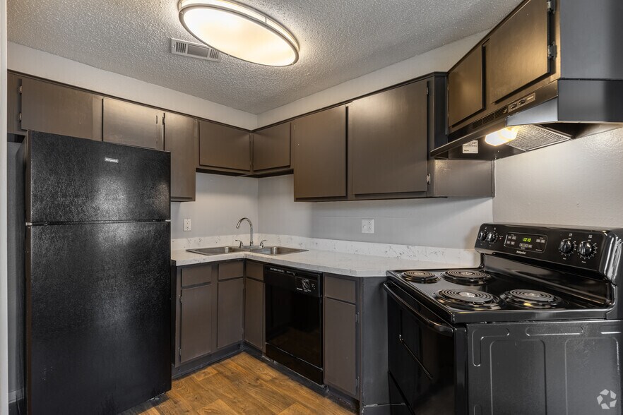 More Photos Of 1600 LaSalle Dr, Sherman Apartments For Sale