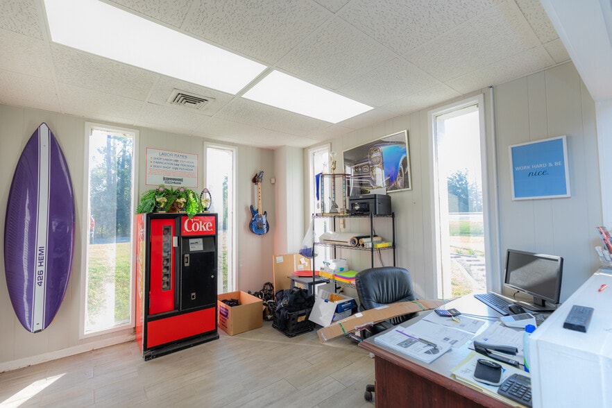 More Photos Of 1224 Dean Forest Rd, Savannah Warehouse For Lease