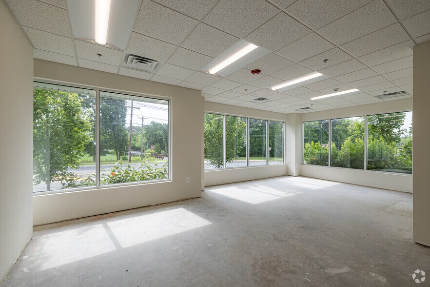 More Photos Of 1 Housel Cir, Hillsborough Apartments For Lease