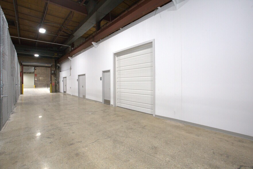 More Photos Of 1657 N Kostner Ave, Chicago Warehouse For Lease