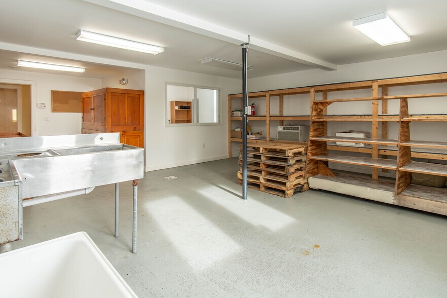 More Photos Of 43748/43752 NY-12 Rt, Alexandria Bay Freestanding For Sale