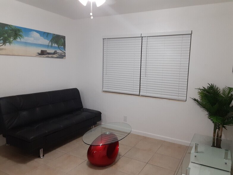 More Photos Of 101-107 Tacoma Ln, West Palm Beach Apartments For Lease