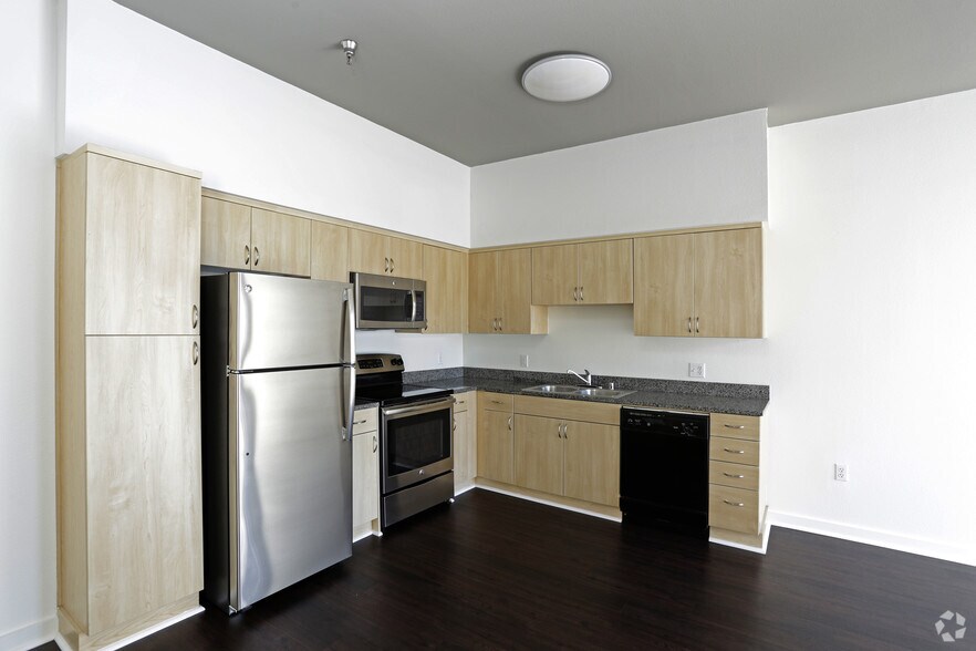 More Photos Of 707-777 G St, San Diego Apartments For Lease