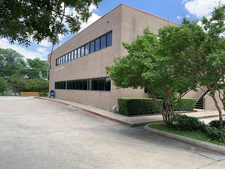 More Photos Of 515 N Cedar Ridge Dr, Duncanville Office For Lease
