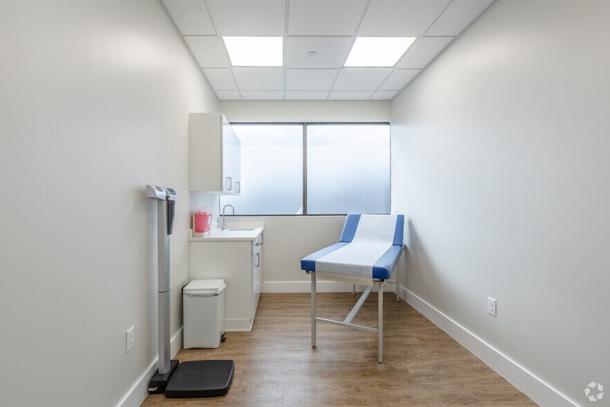 More Photos Of 855 Valley Rd, Clifton Medical For Lease