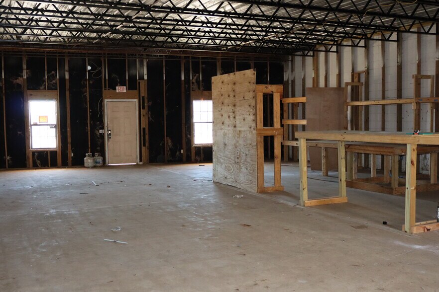 More Photos Of 501 Plaza Dr, Enterprise Storefront Retail Office For Sale