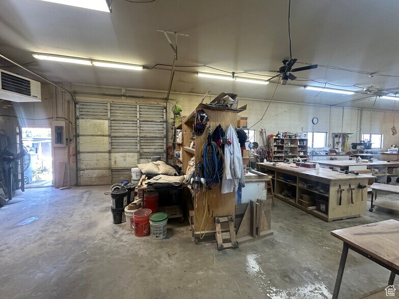 More Photos Of 589 N Geneva Rd, Lindon Warehouse For Sale