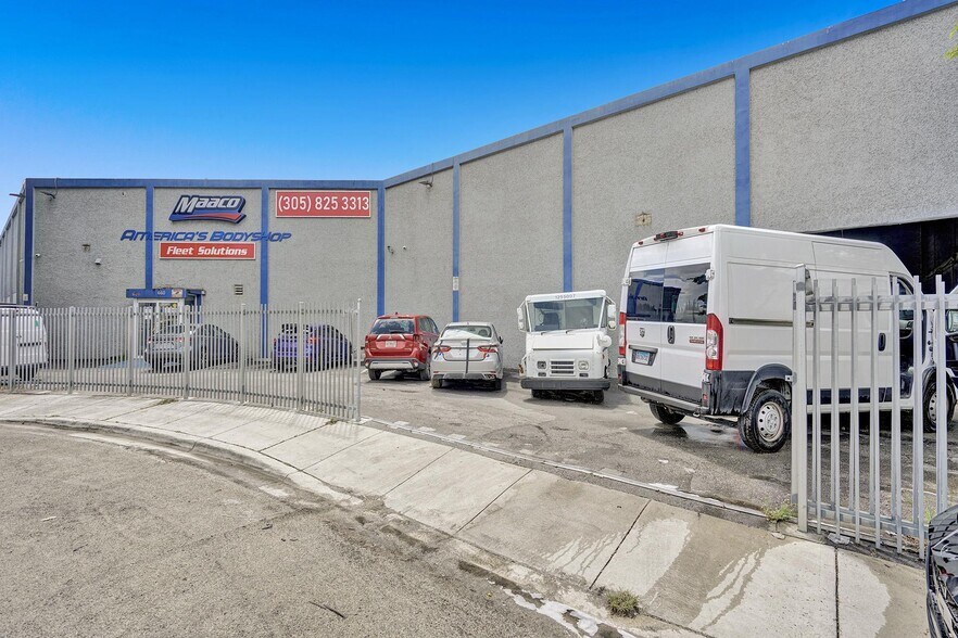 More Photos Of 660 NW 137th St, North Miami Warehouse For Sale