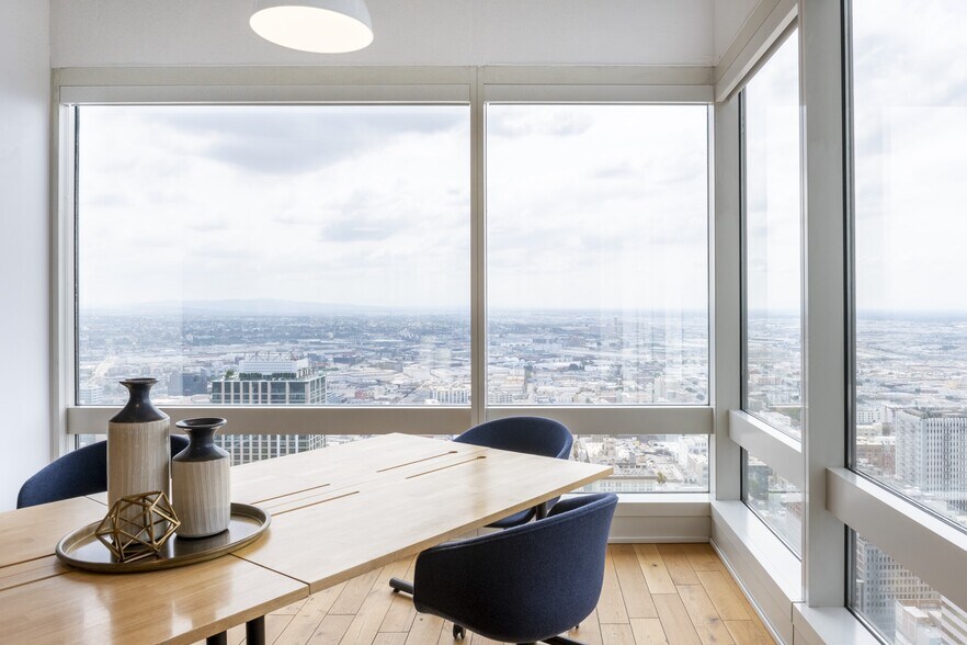 More Photos Of 555 W 5th St, Los Angeles Office For Lease