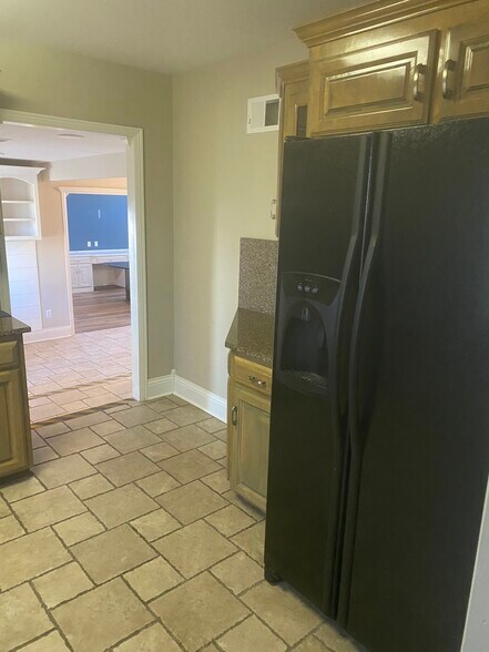 More Photos Of 1101 W Us-40 Hwy, Blue Springs Office For Lease