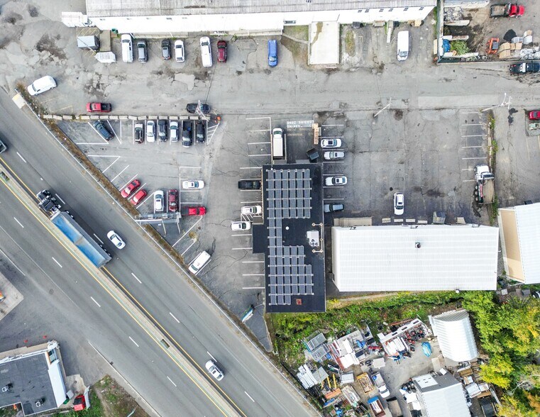 More Photos Of 28-32 Osprey Rd, Saugus Light Distribution For Sale