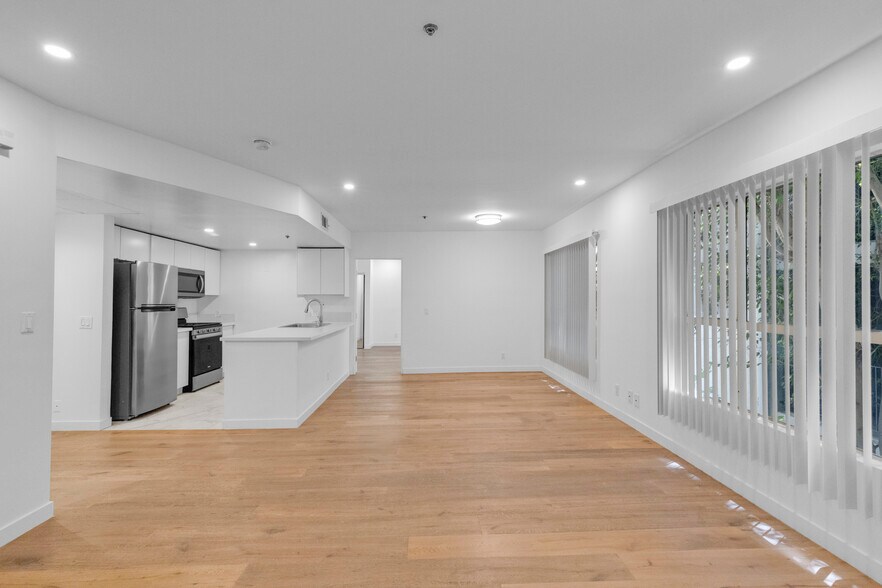 More Photos Of 939 Palm Ave, West Hollywood Apartments For Sale