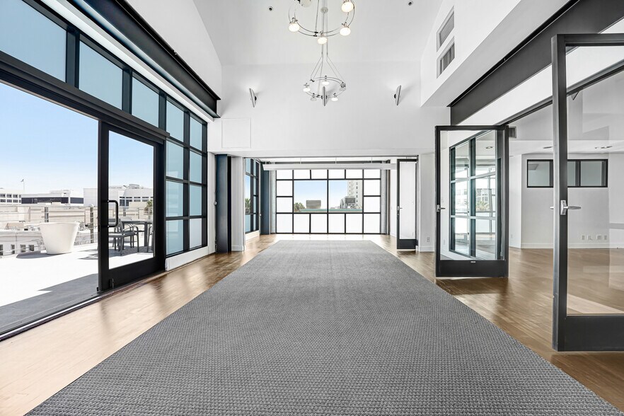 More Photos Of 219-231 Arizona Ave, Santa Monica Loft Creative Space For Lease