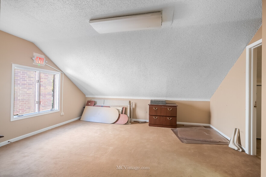 More Photos Of 15419 E 127th St, Lemont Office Residential For Sale