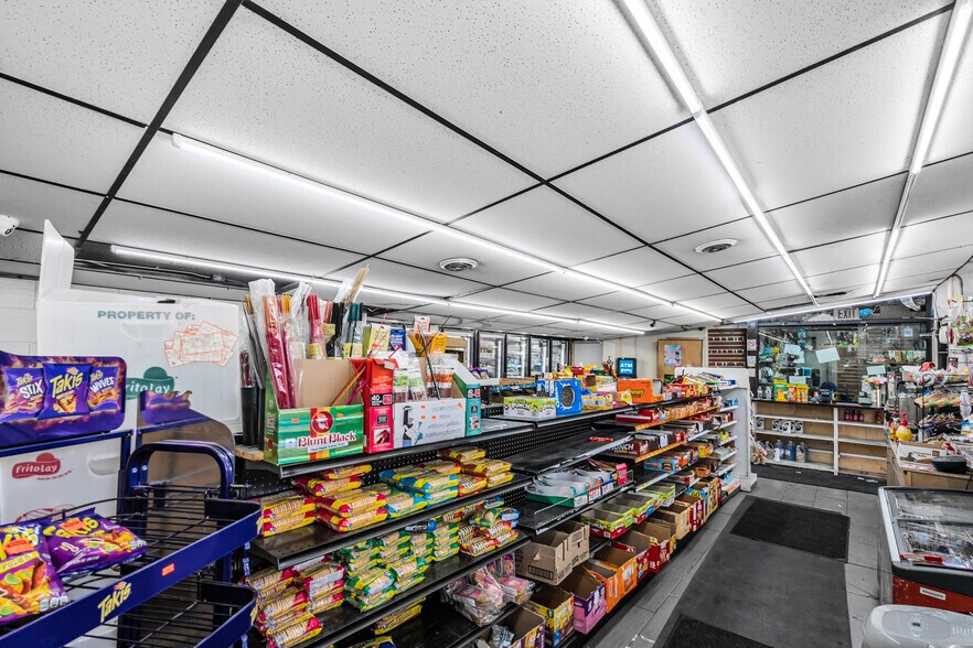 More Photos Of 17537 Grand River Ave, Detroit Service Station For Sale