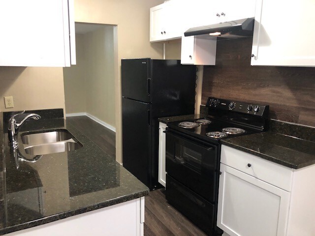 More Photos Of 953 Desoto St, Saint Paul Apartments For Sale