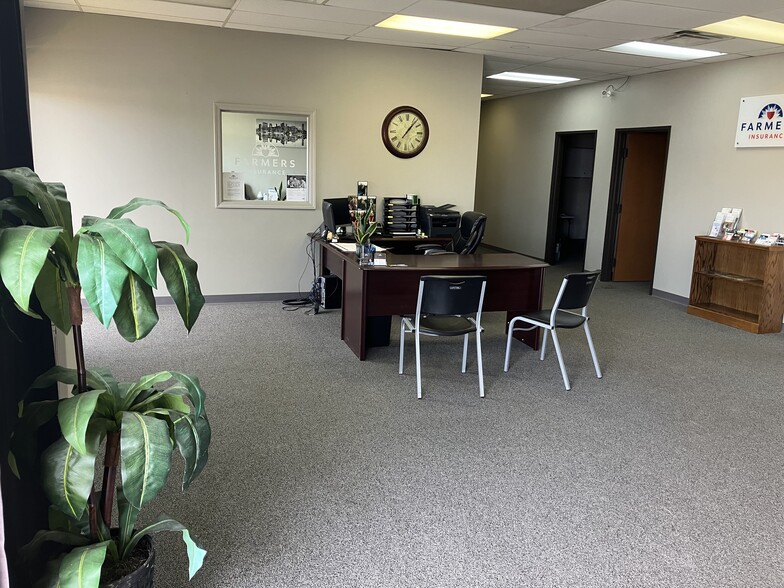 More Photos Of 4717 S Mingo Rd, Tulsa Research And Development For Lease