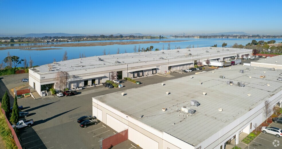 More Photos Of 7307 Edgewater Dr, Oakland Unknown For Lease