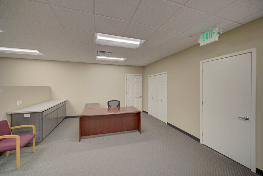 More Photos Of 437 Century Park Dr, Yuba City Office Residential For Lease