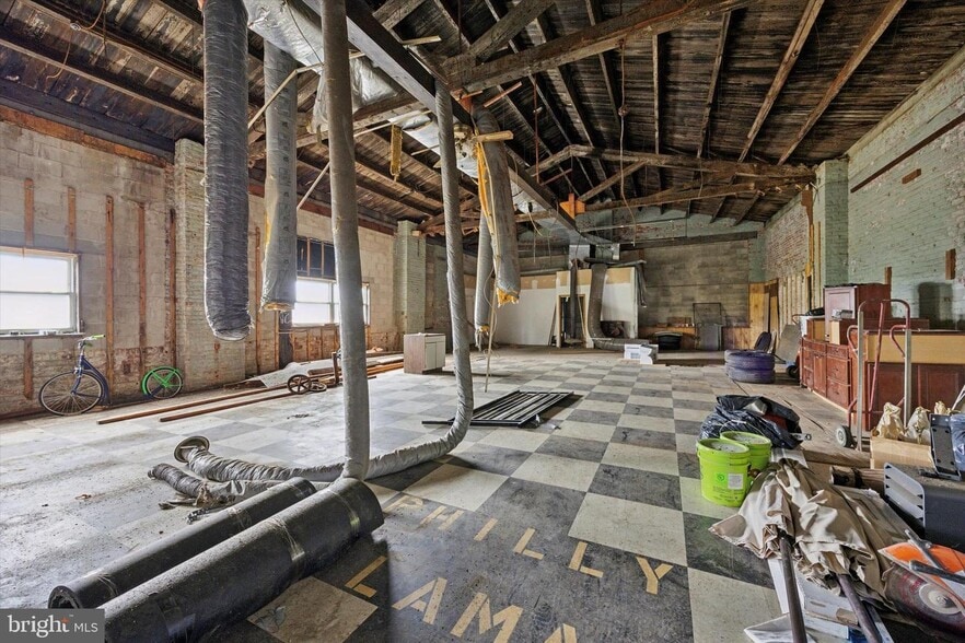 More Photos Of 840 E Atlantic St, Philadelphia Warehouse For Sale