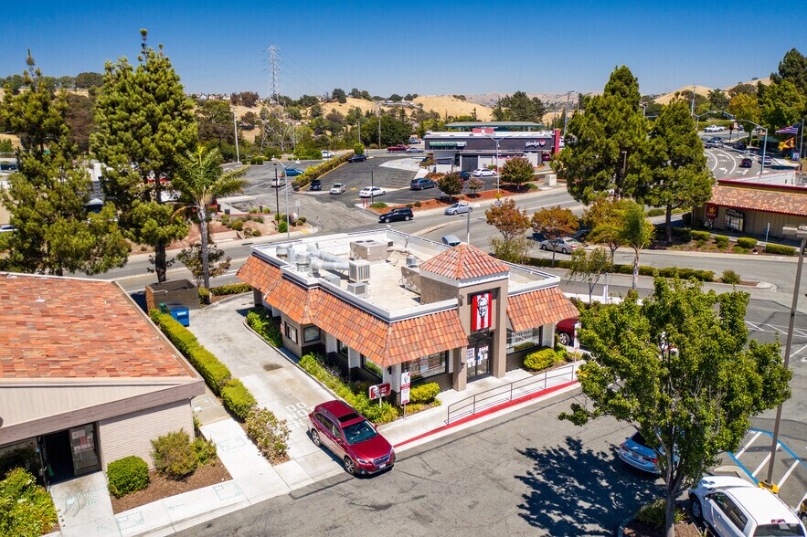 More Photos Of 1492-1598 Fitzgerald Dr, Pinole Unknown For Lease