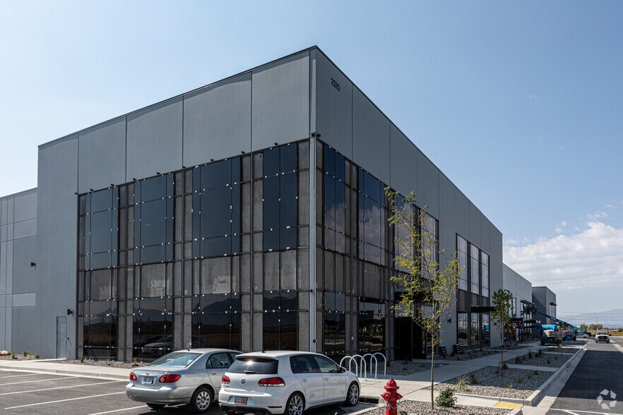 More Photos Of 2575 W 400 N, Lindon Warehouse For Lease