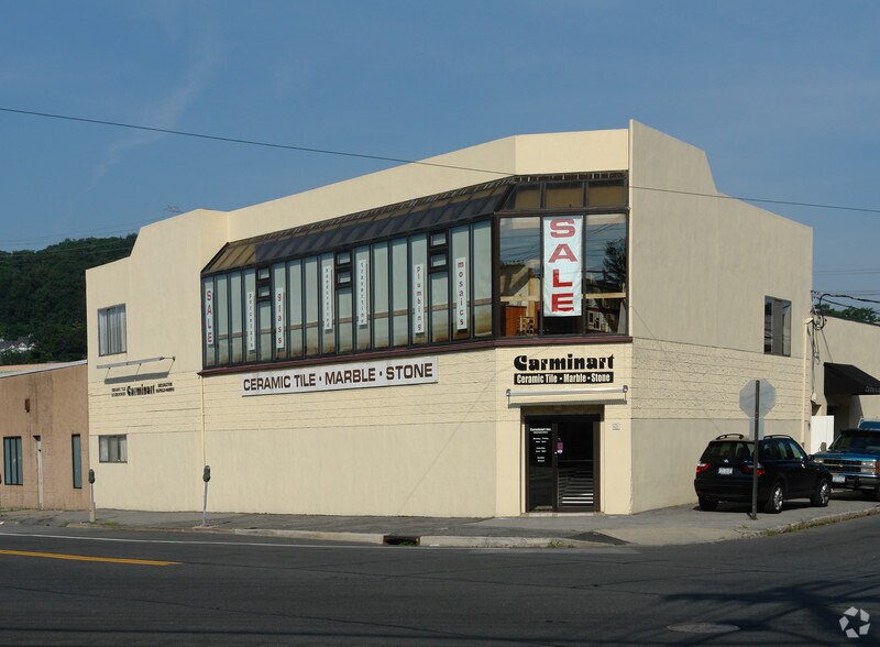 More Photos Of 61 N Central Ave, Elmsford Showroom For Sale