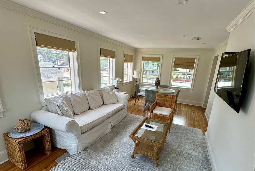 More Photos Of 1732 Manatee Ave, Bradenton Office Residential For Sale