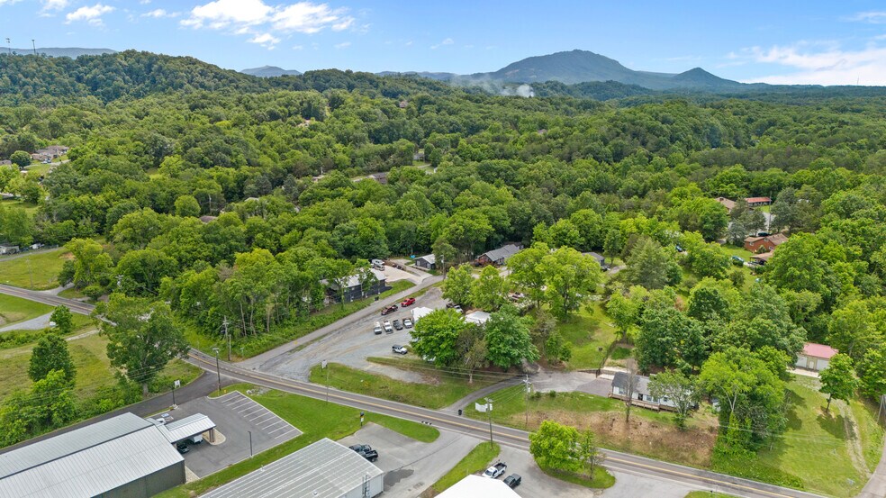 More Photos Of 1011 Old Knoxville Hwy, Sevierville Specialty For Sale
