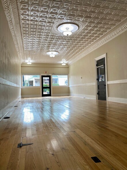 More Photos Of 24 N Miami St, West Milton Showroom For Lease