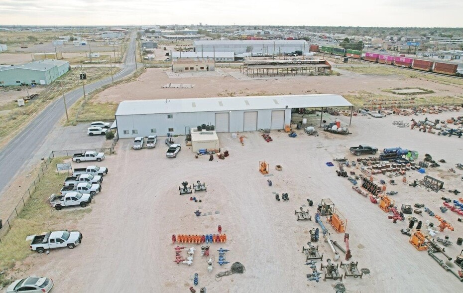 More Photos Of 2741 E Pearl St, Odessa Warehouse For Lease