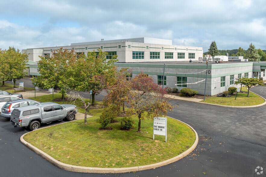 More Photos Of 70 Hatfield Ln, Goshen Medical For Lease