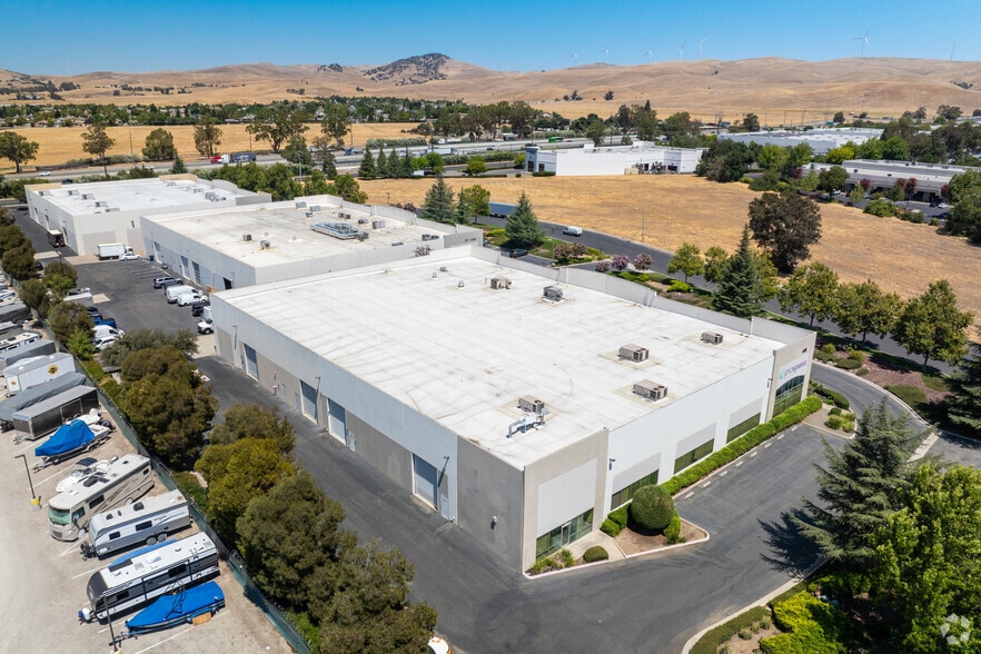 More Photos Of 444-490 Commerce Way, Livermore Warehouse For Sale