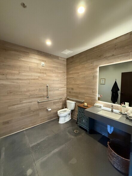 More Photos Of 4860-4874 Thompson Pky, Johnstown Freestanding For Lease