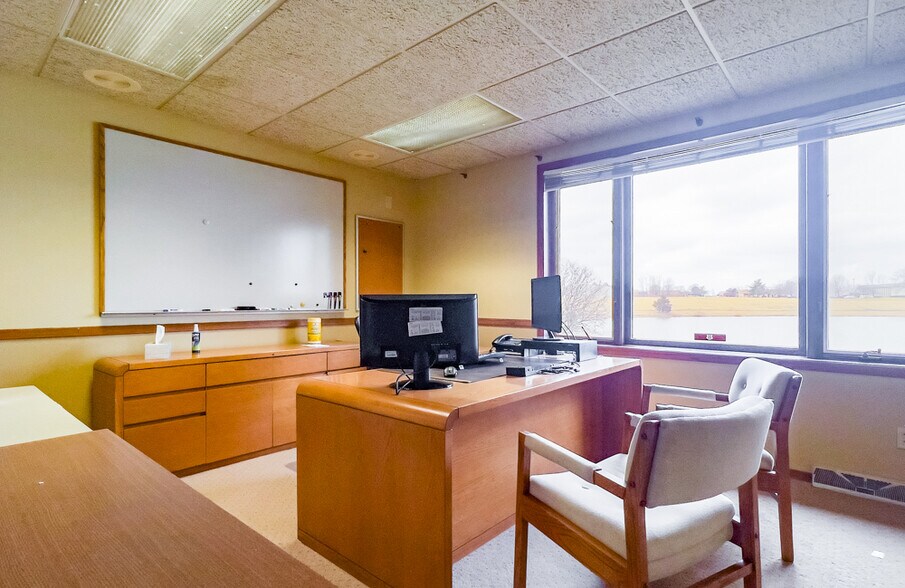 More Photos Of 1021 Proctor Dr, Elkhorn Office For Sale