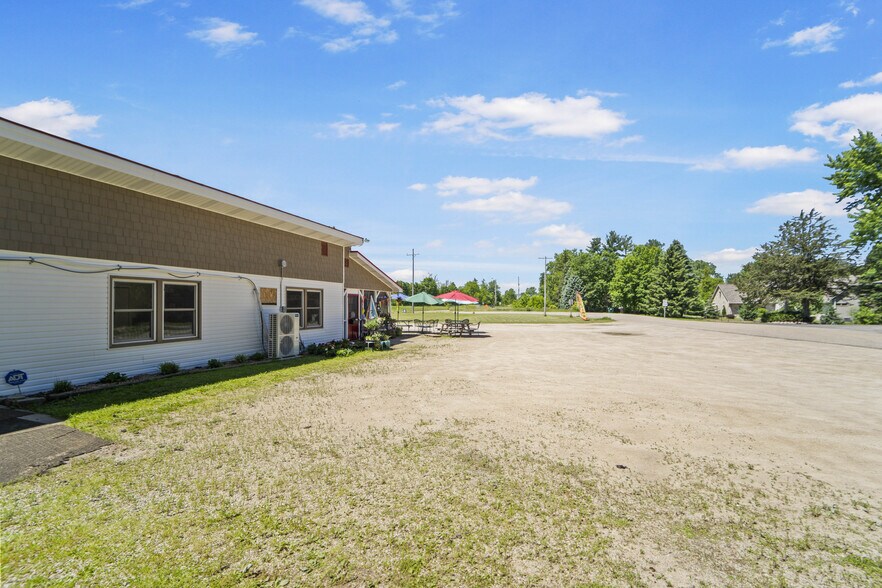 More Photos Of E6659 Wolf River Dr, Fremont General Retail For Sale