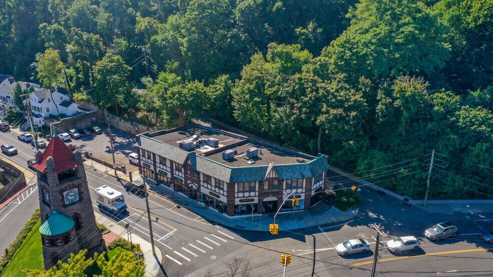 More Photos Of 2-8 Main St, Roslyn Storefront Retail Office For Sale