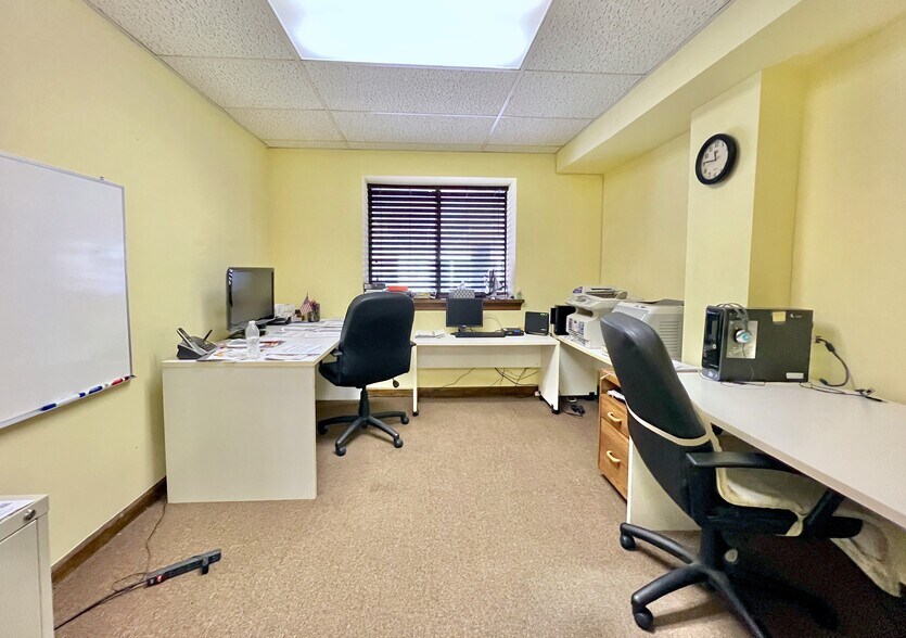 More Photos Of 1500-1516 Bedford St, Stamford Office For Sale