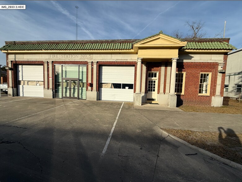 More Photos Of 6 W Henry St, Savannah Freestanding For Sale